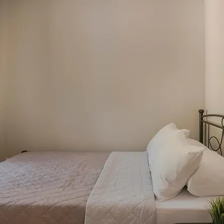 Sandy & Sofia Katelios