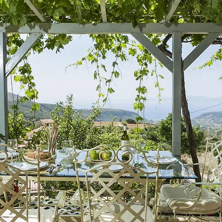 Sandy & Sofia בית נופש קאטליוס